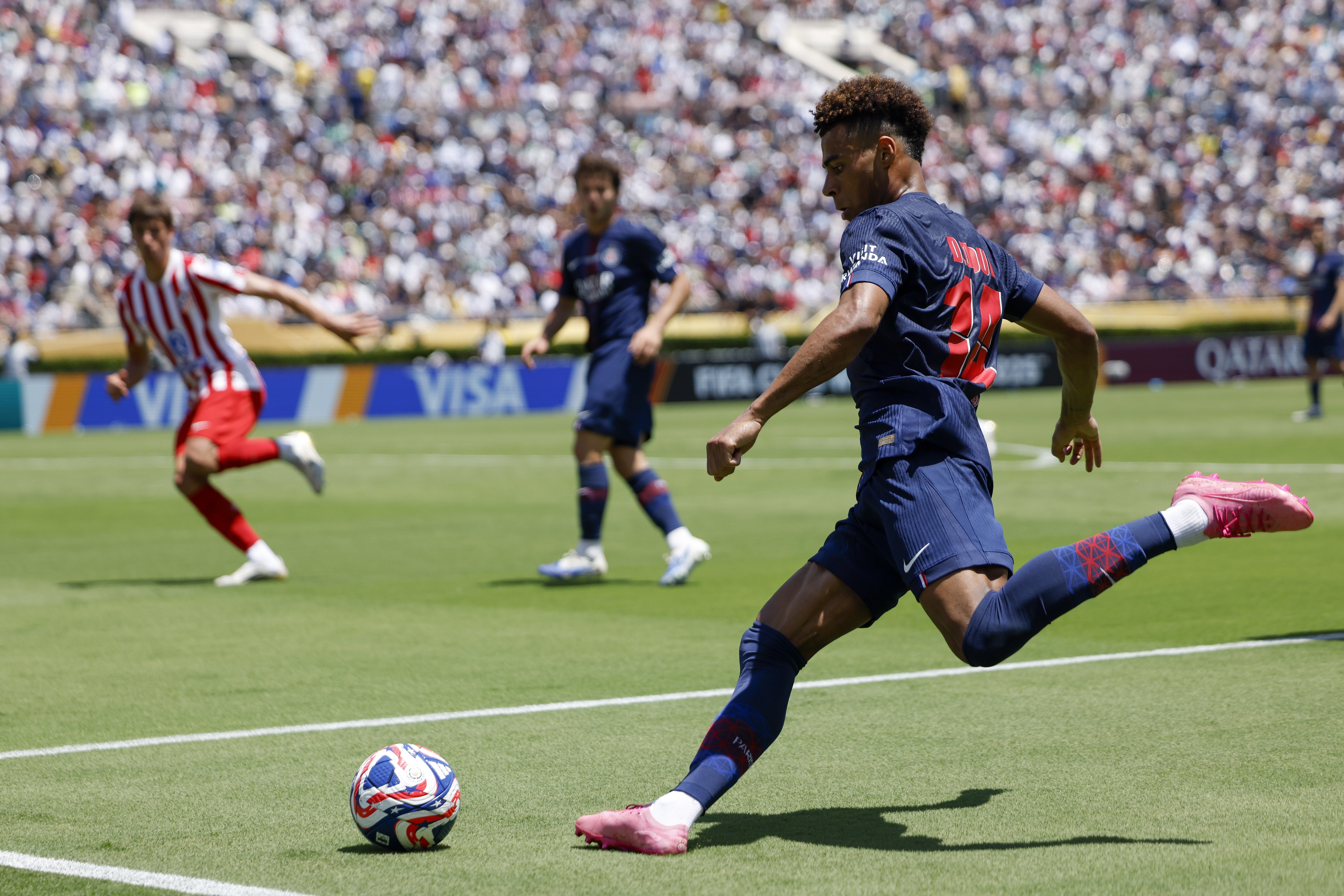 亚博-国际比赛日巴黎圣日耳曼备战荷甲风云突变巴黎圣日耳曼赛后远射贴柱，网友：赛前波特兰开拓者调整名单以备亚冠的简单介绍